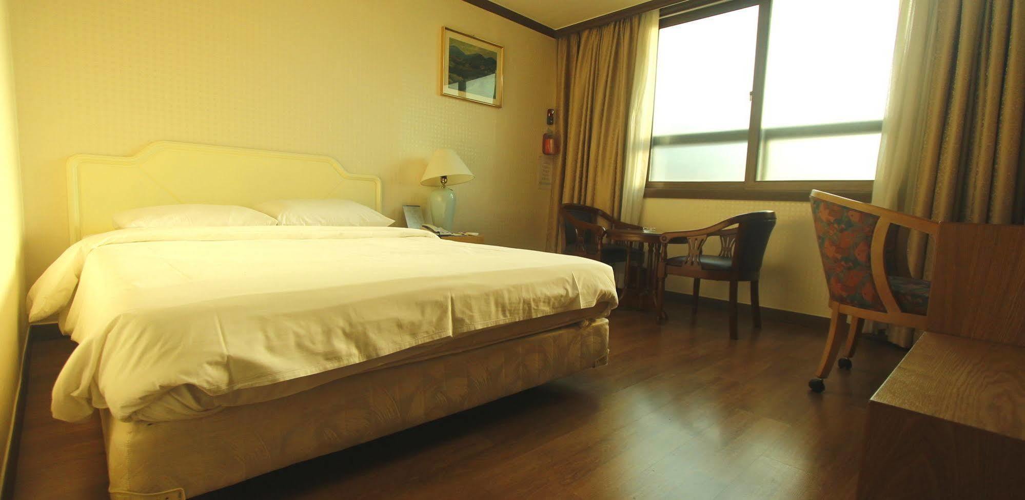 Gwangmyeong Diana Hotel Extérieur photo